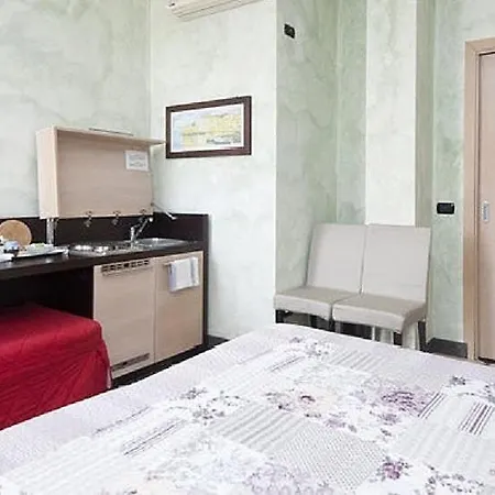 Sleeps 3 Air Con Wifi La Spezia